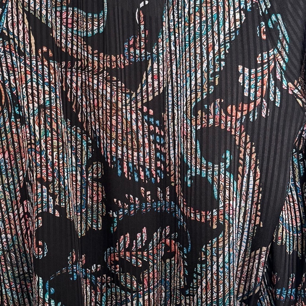 MAEVE BY ANTHROPOLOGIE Madeira Print
Burnout Black Multi Paisley Blouse SZ L - Picture 4 of 4
